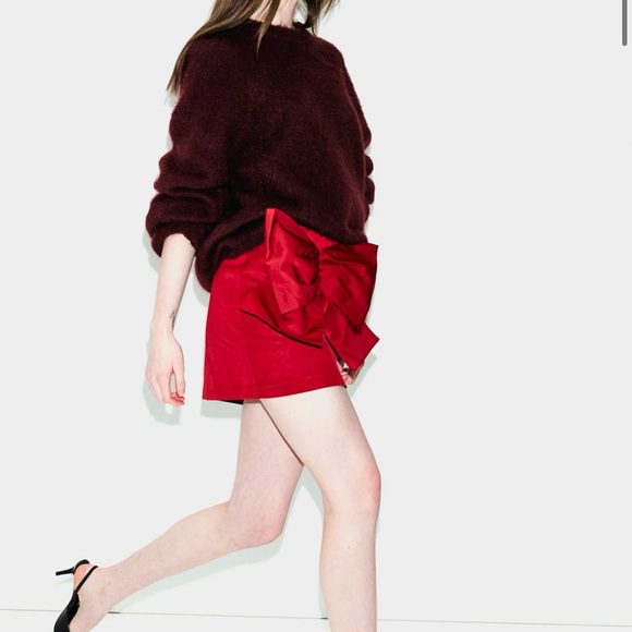 H&M Red Bow Skirt (Sold out online!) - Picture 2 of 5
